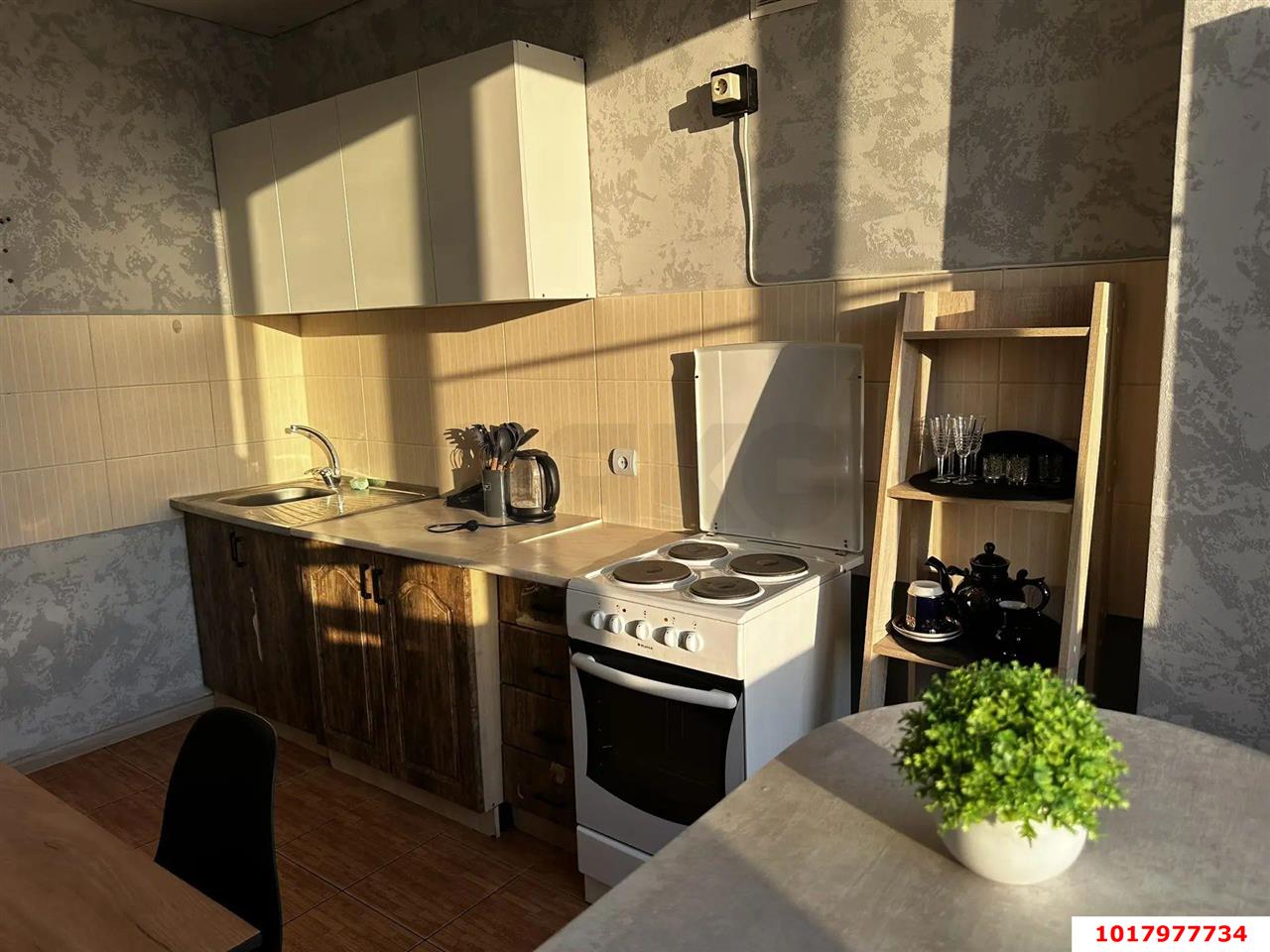 Фото №2: 1-комнатная квартира <span class="whitespace-nowrap">39 м²</span>, <span class="whitespace-nowrap">6/6 эт.</span> - Краснодар, Прикубанский внутригородской округ, мкр. Музыкальный, ул. имени Сергея Есенина, 84