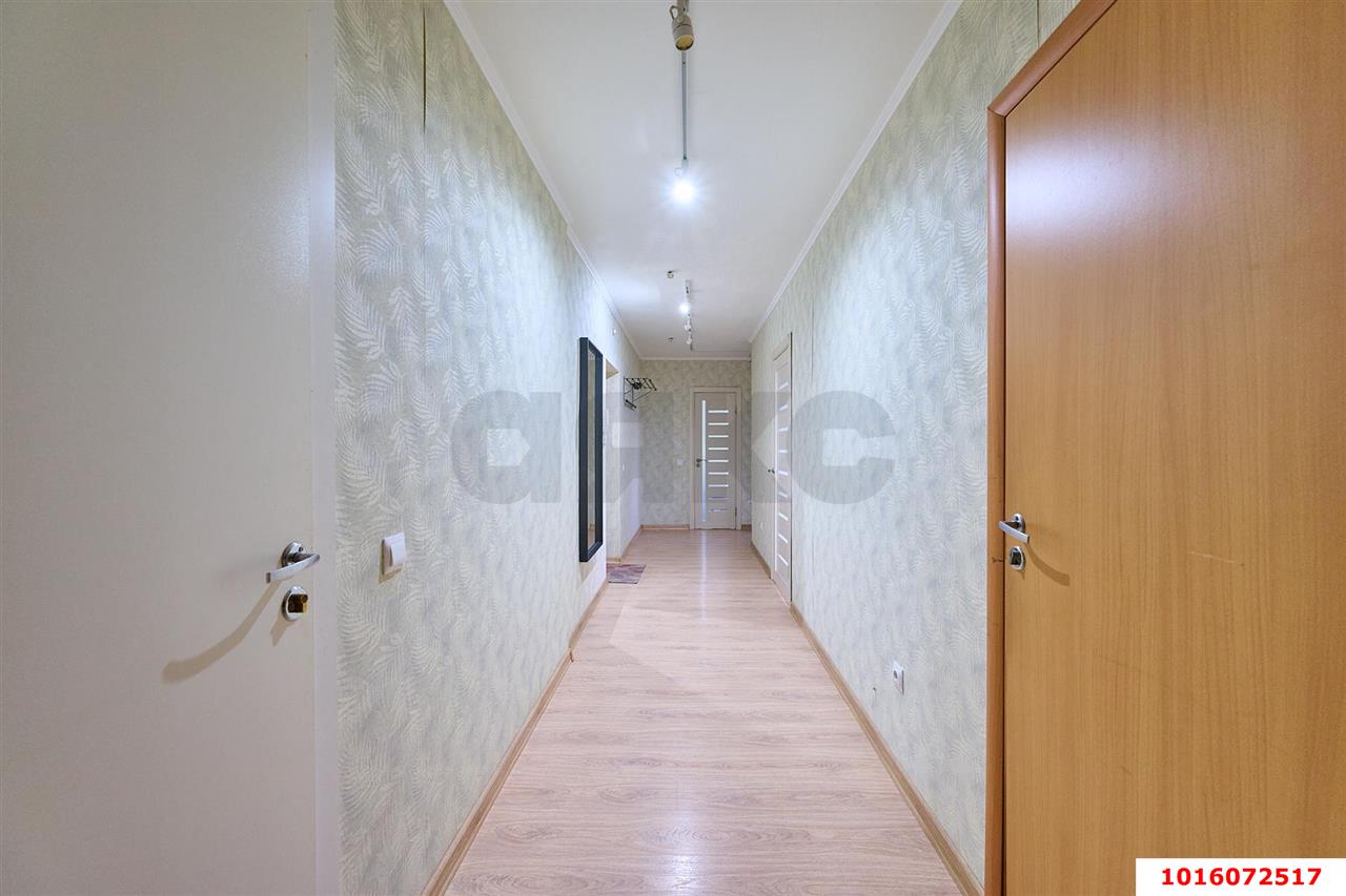 Фото №17: 3-комнатная квартира <span class="whitespace-nowrap">83 м²</span>, <span class="whitespace-nowrap">6/16 эт.</span> - Краснодар, Западный внутригородской округ, Кожзавод, мкр. Военный городок № 1, ул. имени Калинина, 350/9