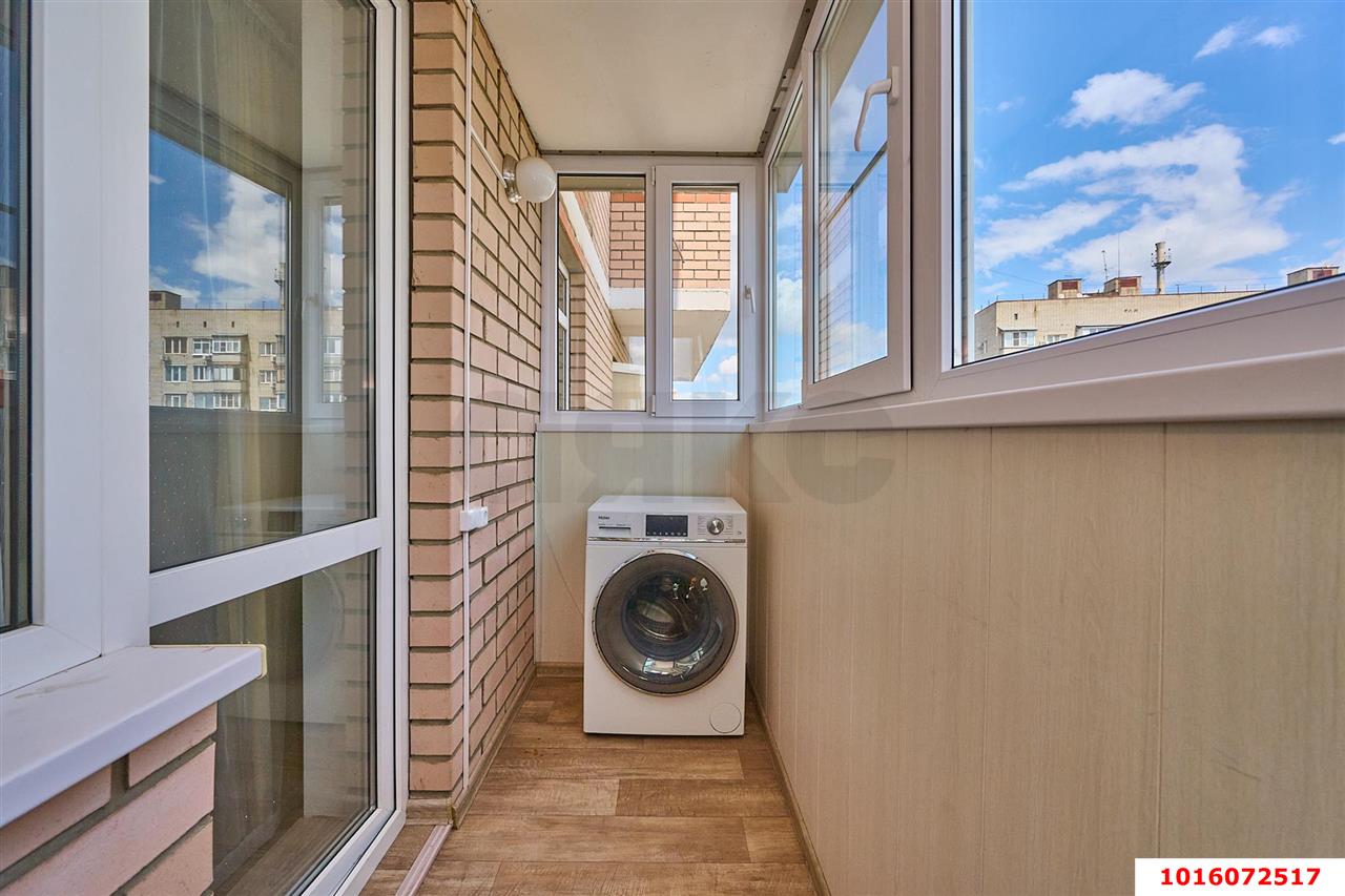 Фото №12: 3-комнатная квартира <span class="whitespace-nowrap">83 м²</span>, <span class="whitespace-nowrap">6/16 эт.</span> - Краснодар, Западный внутригородской округ, Кожзавод, мкр. Военный городок № 1, ул. имени Калинина, 350/9