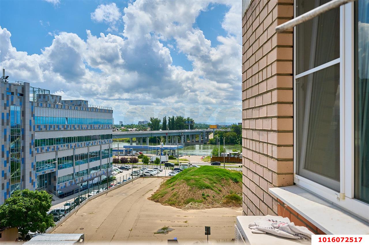 Фото №14: 3-комнатная квартира <span class="whitespace-nowrap">83 м²</span>, <span class="whitespace-nowrap">6/16 эт.</span> - Краснодар, Западный внутригородской округ, Кожзавод, мкр. Военный городок № 1, ул. имени Калинина, 350/9