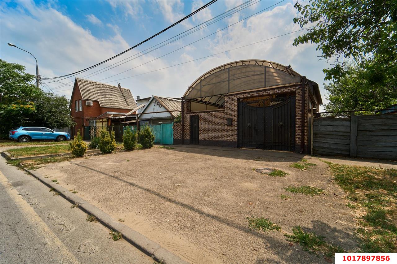 Фото №28: Дом <span class="whitespace-nowrap">275 м²</span> <span class="whitespace-nowrap">+ 2.3 сот.</span>, <span class="whitespace-nowrap">3 эт.</span> - Краснодар, Центральный внутригородской округ, мкр. Дубинка, ул. Адыгейская набережная, 104/1