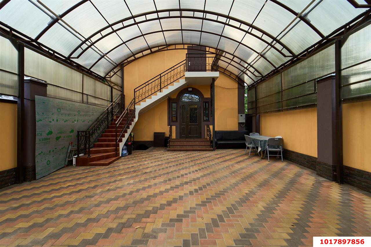 Фото №26: Дом <span class="whitespace-nowrap">275 м²</span> <span class="whitespace-nowrap">+ 2.3 сот.</span>, <span class="whitespace-nowrap">3 эт.</span> - Краснодар, Центральный внутригородской округ, мкр. Дубинка, ул. Адыгейская набережная, 104/1