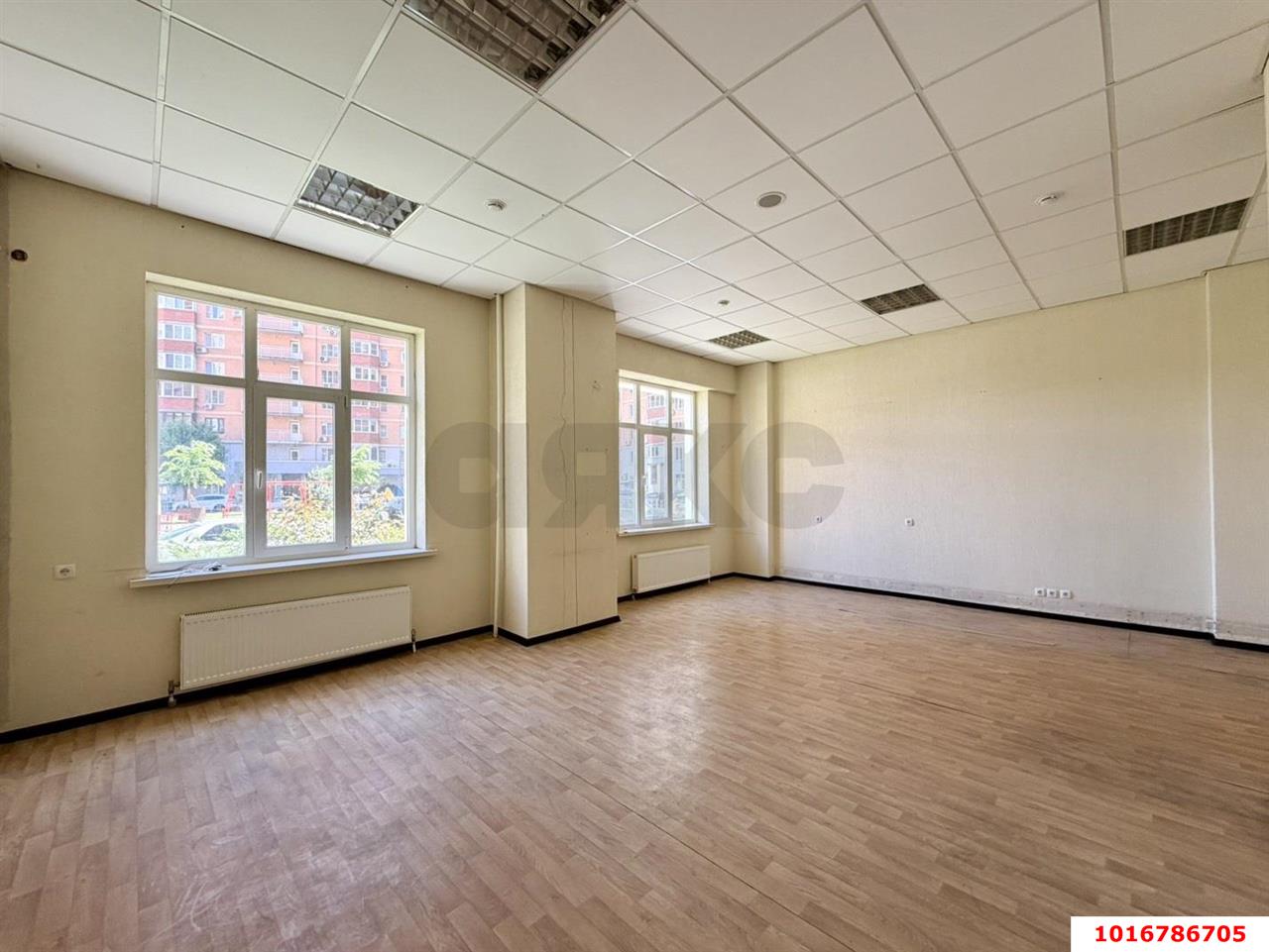 Фото №3: Офисное помещение <span class="whitespace-nowrap">368 м²</span>, <span class="whitespace-nowrap">1/17 эт.</span> - Краснодар, Западный внутригородской округ, Фестивальный, мкр. ЖК Аврора, ул. Гаражная, 67/2