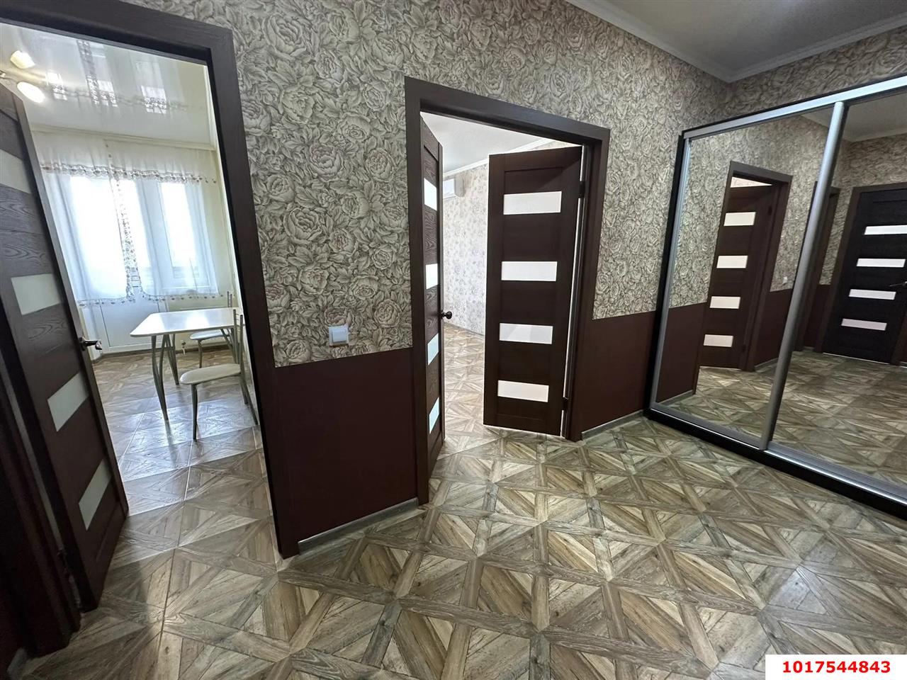 Фото №6: 1-комнатная квартира <span class="whitespace-nowrap">37 м²</span>, <span class="whitespace-nowrap">3/23 эт.</span> - Краснодар, Прикубанский внутригородской округ, мкр. Завод Измерительных Приборов, ул. Российская, 79
