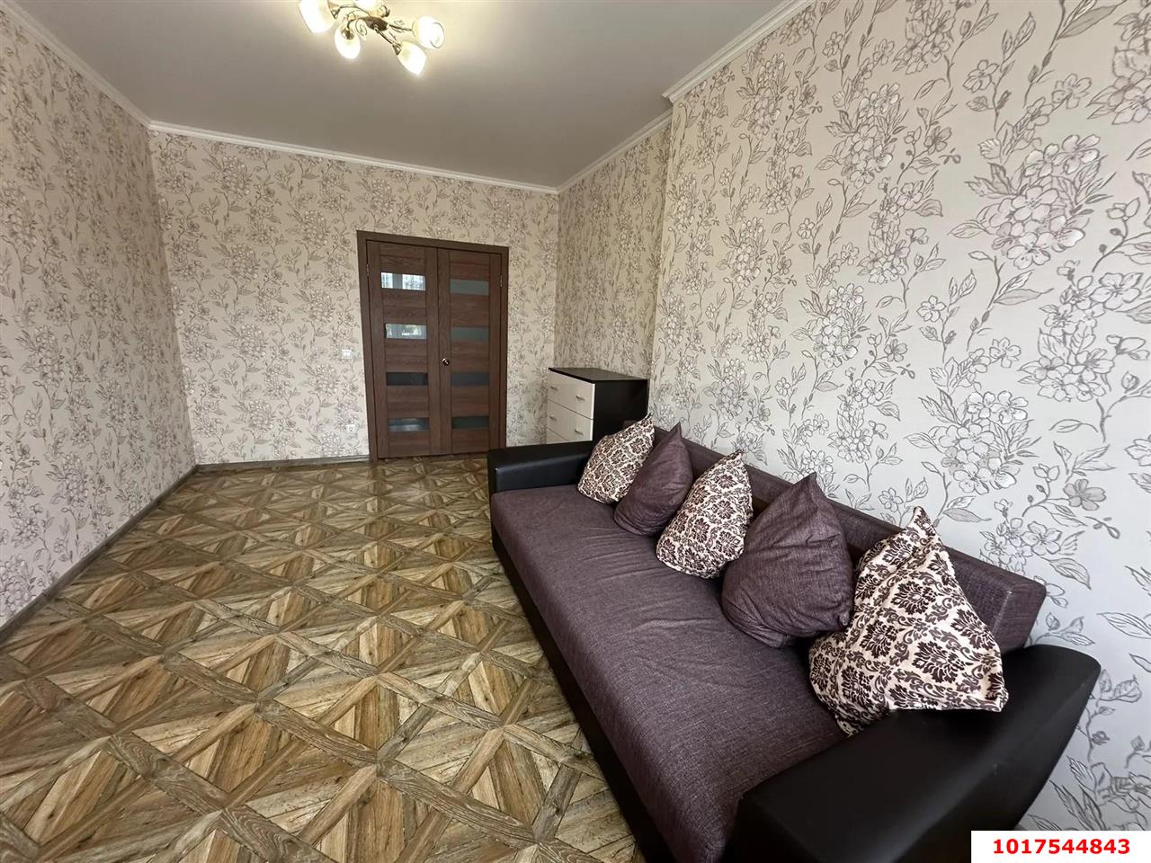 Фото №3: 1-комнатная квартира <span class="whitespace-nowrap">37 м²</span>, <span class="whitespace-nowrap">3/23 эт.</span> - Краснодар, Прикубанский внутригородской округ, мкр. Завод Измерительных Приборов, ул. Российская, 79
