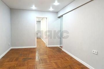 Фото №1: 2-комнатная квартира <span class="whitespace-nowrap">45 м²</span>, <span class="whitespace-nowrap">1/5 эт.</span> - Краснодар, мкр. Завод Измерительных Приборов, ул. Московская, 60