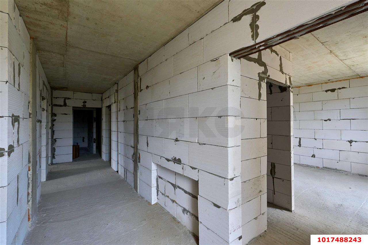 Фото №5: Дом <span class="whitespace-nowrap">622 м²</span> <span class="whitespace-nowrap">+ 7 сот.</span>, <span class="whitespace-nowrap">3 эт.</span> - Краснодар, Прикубанский внутригородской округ, Калинино, мкр. Завод Радиоизмерительных Приборов