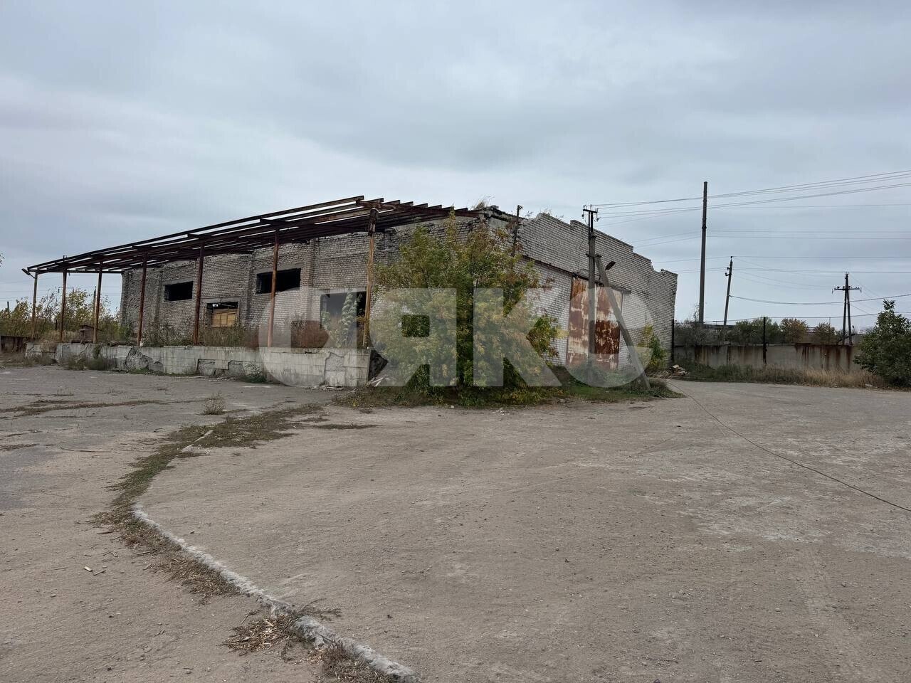 Фото №3: Коммерция <span class="whitespace-nowrap">660 м²</span>, <span class="whitespace-nowrap">1/1 эт.</span> - Мангуш, ул. Калинина