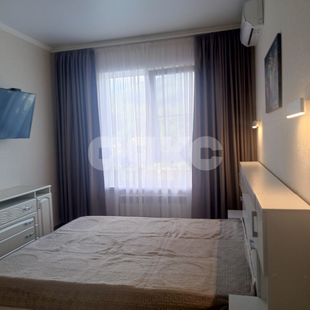 Фото №2: 1-комнатная квартира <span class="whitespace-nowrap">43 м²</span>, <span class="whitespace-nowrap">3/9 эт.</span> - Геленджик, мкр. Южный, ул. Прасковеевская, 21
