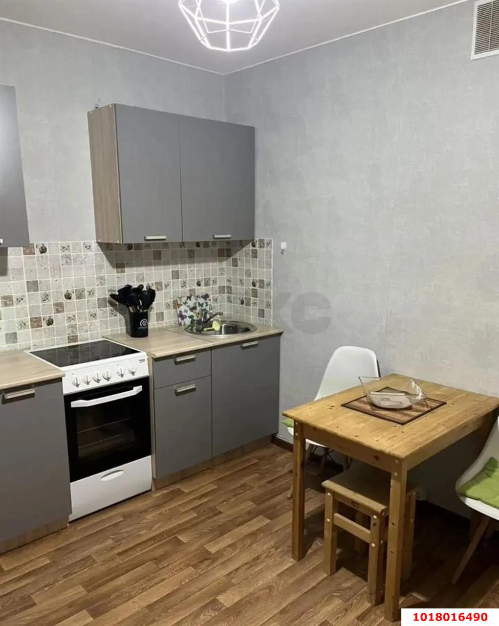 Фото №3: 1-комнатная квартира <span class="whitespace-nowrap">39 м²</span>, <span class="whitespace-nowrap">14/16 эт.</span> - Краснодар, Прикубанский внутригородской округ, мкр. Восточно-Кругликовский, ул. Генерала Трошева, 37