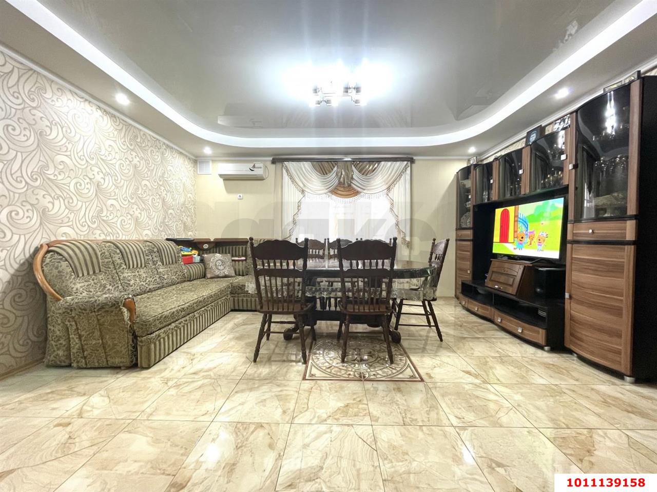 Фото №1: Дом 208 м² + 6 сот. - Елизаветинская, мкр. Прикубанский внутригородской округ, ул. Центральная, 63