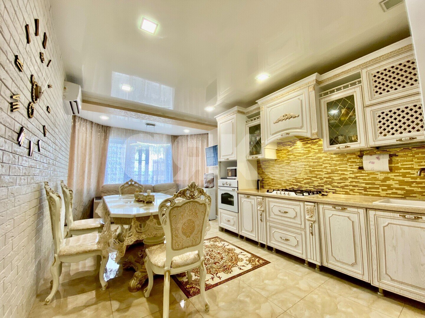 Фото №7: 4-комнатная квартира <span class="whitespace-nowrap">200 м²</span>, <span class="whitespace-nowrap">9/9 эт.</span> - Анапа, мкр. 3Б, ул. Ленина, 213
