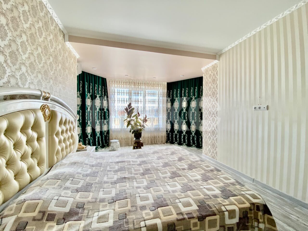 Фото №10: 4-комнатная квартира <span class="whitespace-nowrap">200 м²</span>, <span class="whitespace-nowrap">9/9 эт.</span> - Анапа, мкр. 3Б, ул. Ленина, 213