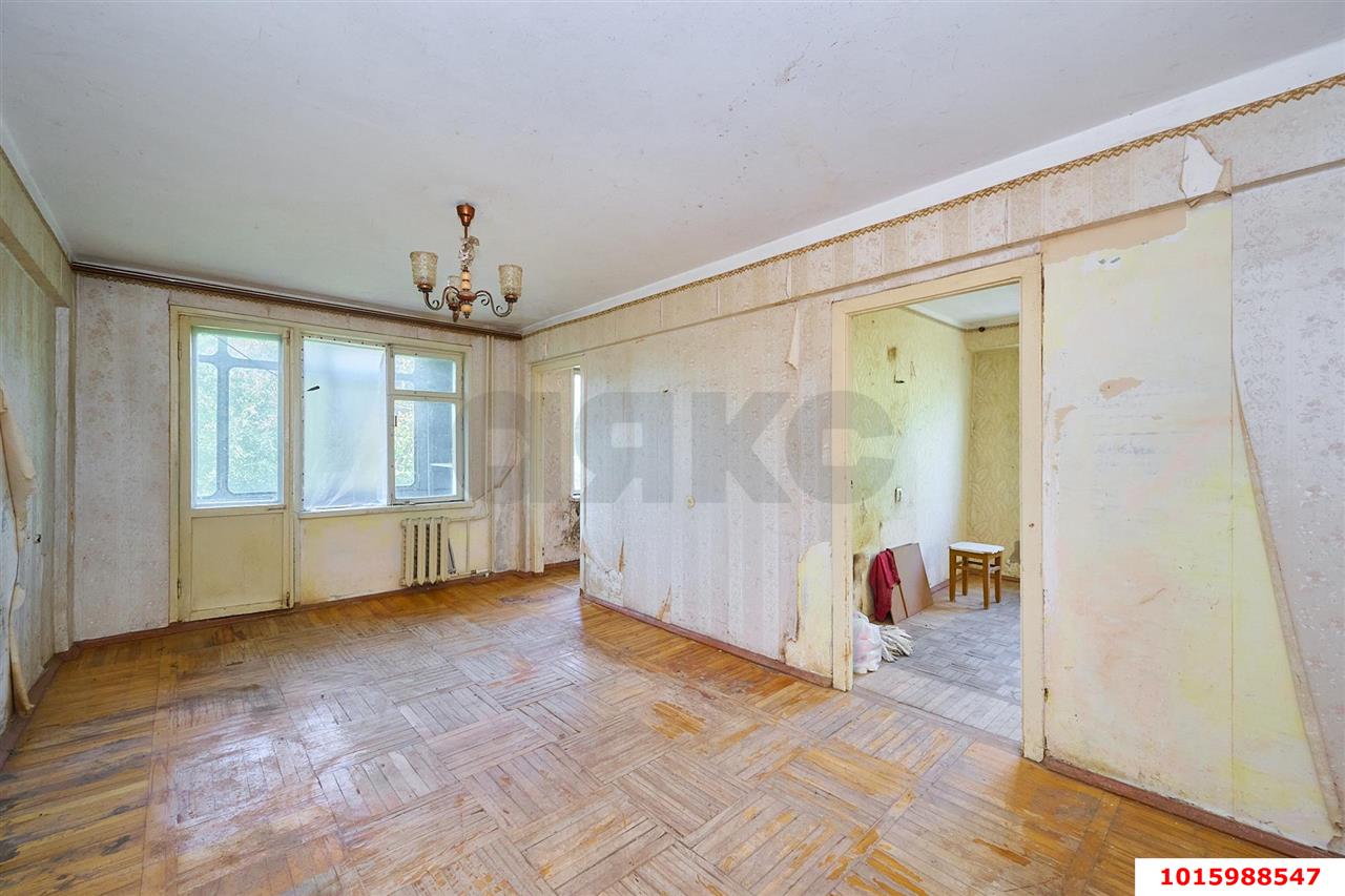 Фото №4: 3-комнатная квартира <span class="whitespace-nowrap">50 м²</span>, <span class="whitespace-nowrap">3/5 эт.</span> - Краснодар, Прикубанский внутригородской округ, мкр. Фестивальный, ул. Атарбекова, 21