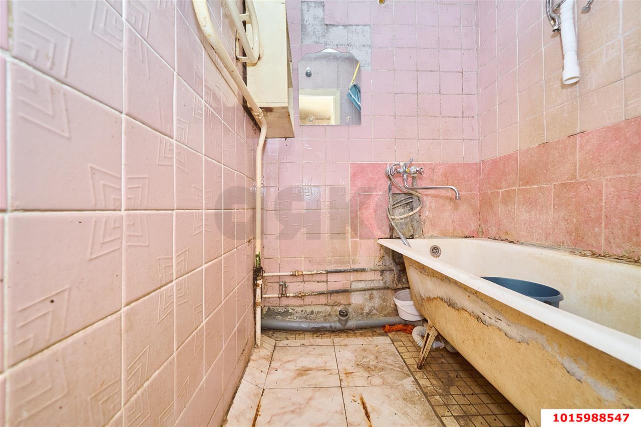 Фото №12: 3-комнатная квартира <span class="whitespace-nowrap">50 м²</span>, <span class="whitespace-nowrap">3/5 эт.</span> - Краснодар, Прикубанский внутригородской округ, мкр. Фестивальный, ул. Атарбекова, 21
