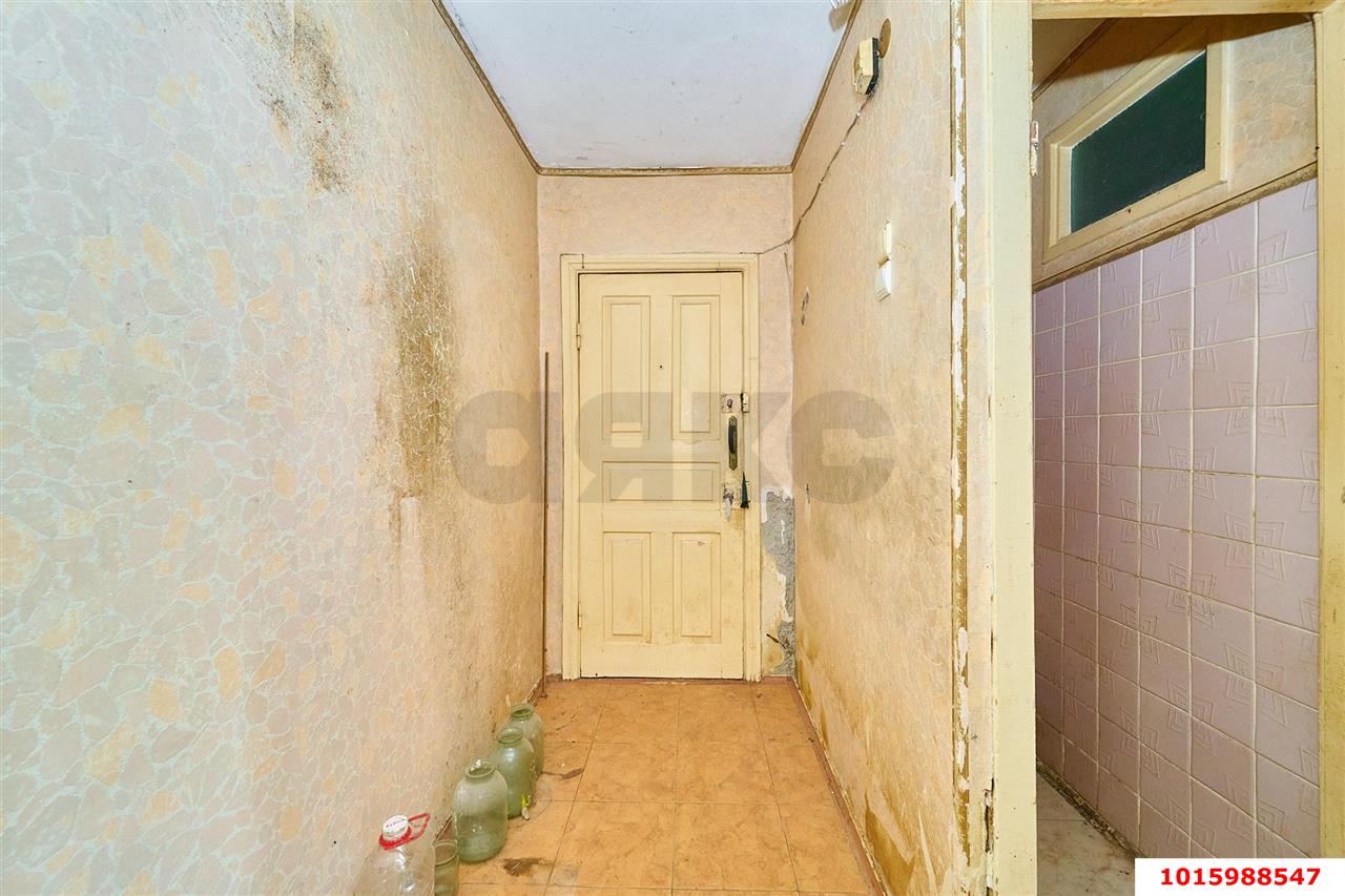 Фото №15: 3-комнатная квартира <span class="whitespace-nowrap">50 м²</span>, <span class="whitespace-nowrap">3/5 эт.</span> - Краснодар, Прикубанский внутригородской округ, мкр. Фестивальный, ул. Атарбекова, 21