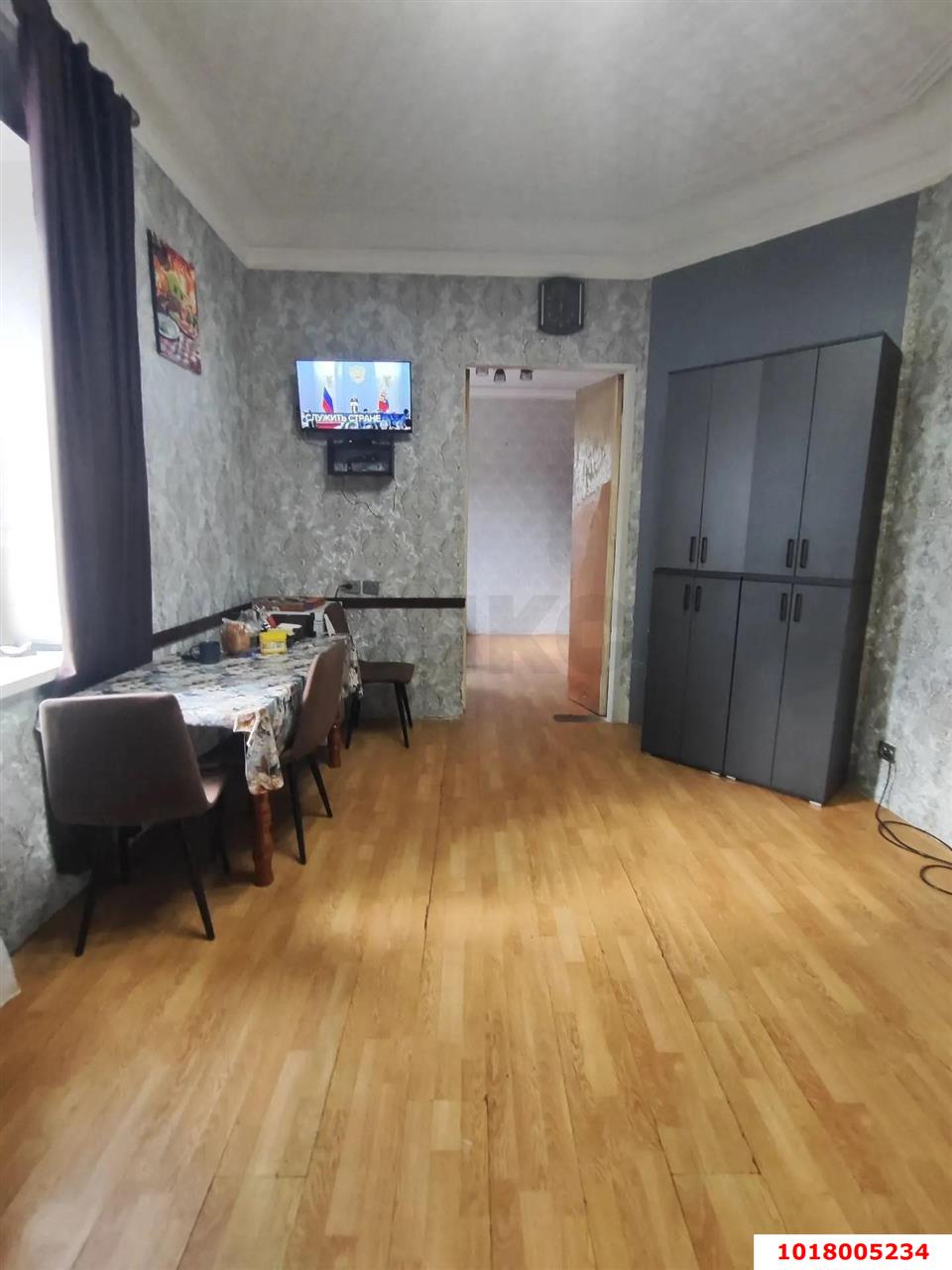 Фото №3: 4-комнатная квартира <span class="whitespace-nowrap">71 м²</span>, <span class="whitespace-nowrap">2/2 эт.</span> - Краснодар, Западный внутригородской округ, мкр. Центральный, ул. Ленина, 24