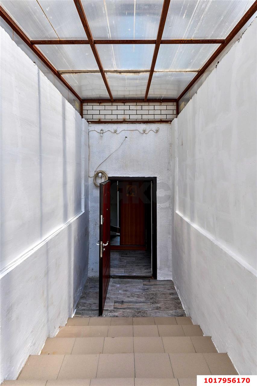Фото №9: Студия <span class="whitespace-nowrap">42 м²</span>, <span class="whitespace-nowrap">1/4 эт.</span> - Краснодар, мкр. Прикубанский внутригородской округ, ул. имени Ивана Лотышева, 5