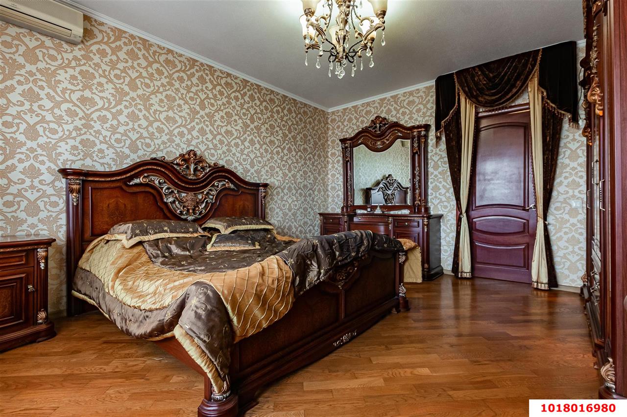 Фото №13: 3-комнатная квартира <span class="whitespace-nowrap">100 м²</span>, <span class="whitespace-nowrap">5/10 эт.</span> - Краснодар, Прикубанский внутригородской округ, мкр. Фестивальный, ул. Воровского, 180