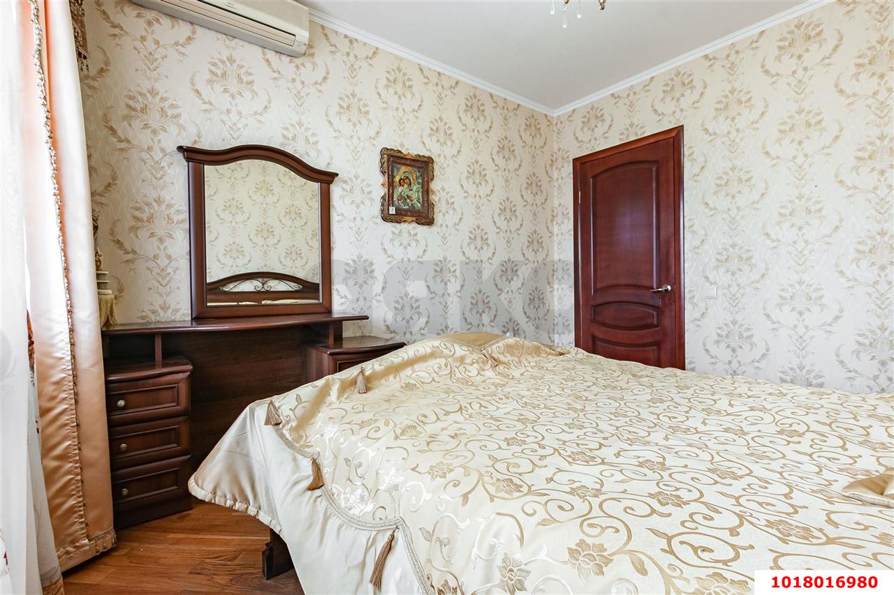 Фото №17: 3-комнатная квартира <span class="whitespace-nowrap">100 м²</span>, <span class="whitespace-nowrap">5/10 эт.</span> - Краснодар, Прикубанский внутригородской округ, мкр. Фестивальный, ул. Воровского, 180