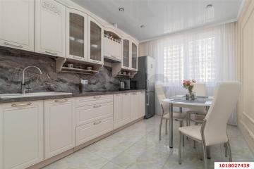 Фото №1: 2-комнатная квартира <span class="whitespace-nowrap">60 м²</span>, <span class="whitespace-nowrap">4/24 эт.</span> - Краснодар, мкр. ЖК Времена Года 3, ул. Цезаря Куникова, 24к3