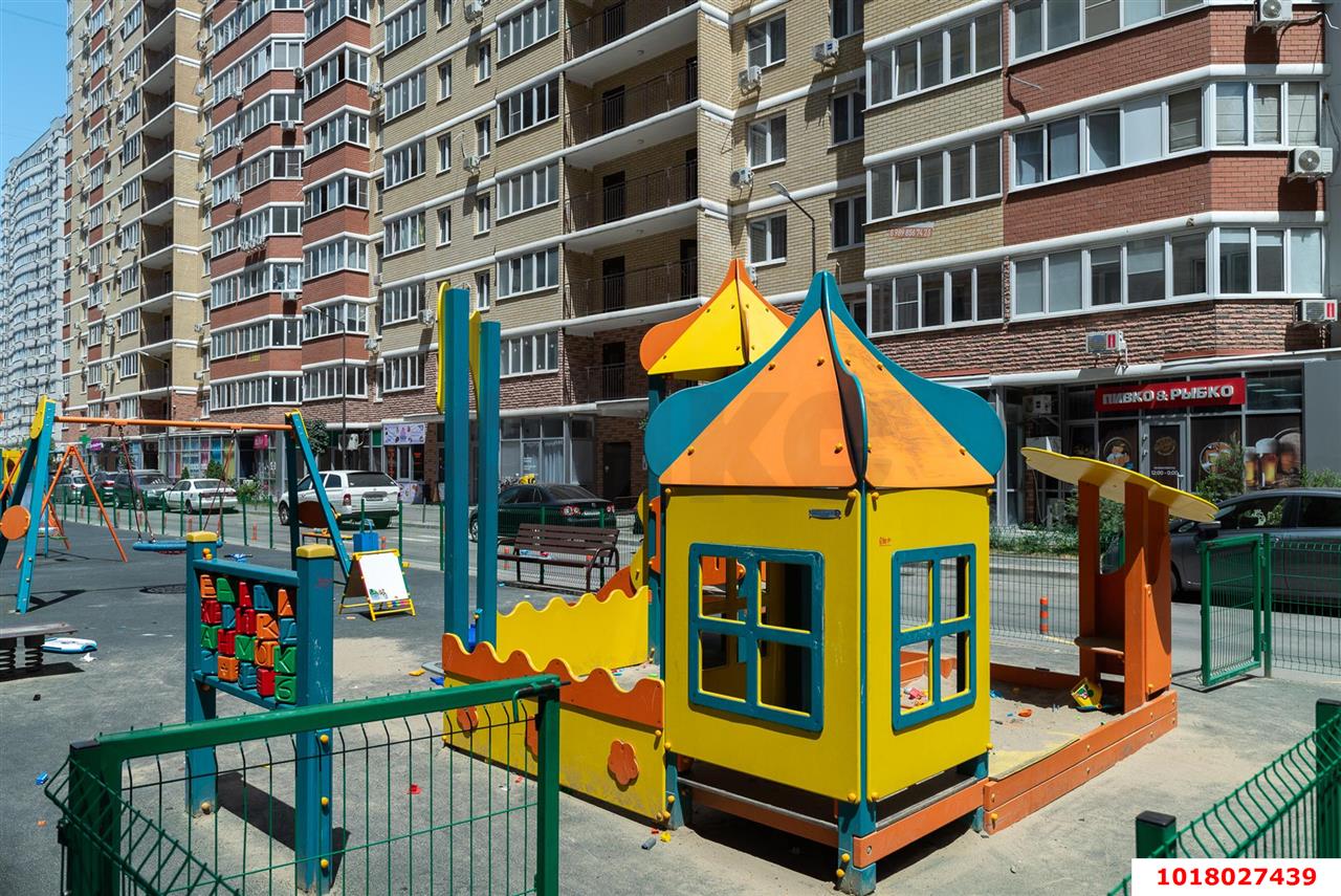Фото №18: 2-комнатная квартира <span class="whitespace-nowrap">65 м²</span>, <span class="whitespace-nowrap">4/24 эт.</span> - Краснодар, Прикубанский внутригородской округ, имени Петра Метальникова, мкр. ЖК Времена Года 3, ул. Цезаря Куникова, 24к3