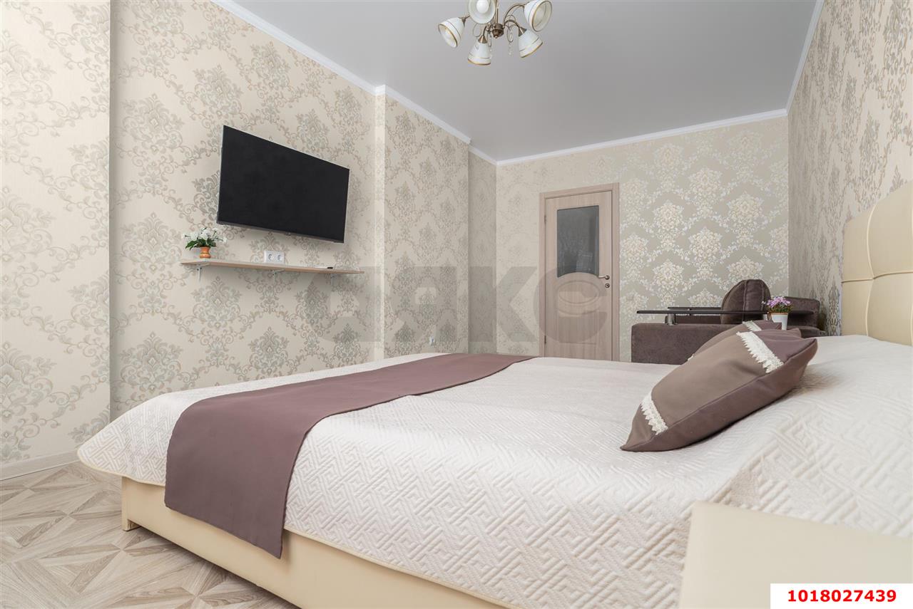 Фото №4: 2-комнатная квартира <span class="whitespace-nowrap">65 м²</span>, <span class="whitespace-nowrap">4/24 эт.</span> - Краснодар, Прикубанский внутригородской округ, имени Петра Метальникова, мкр. ЖК Времена Года 3, ул. Цезаря Куникова, 24к3