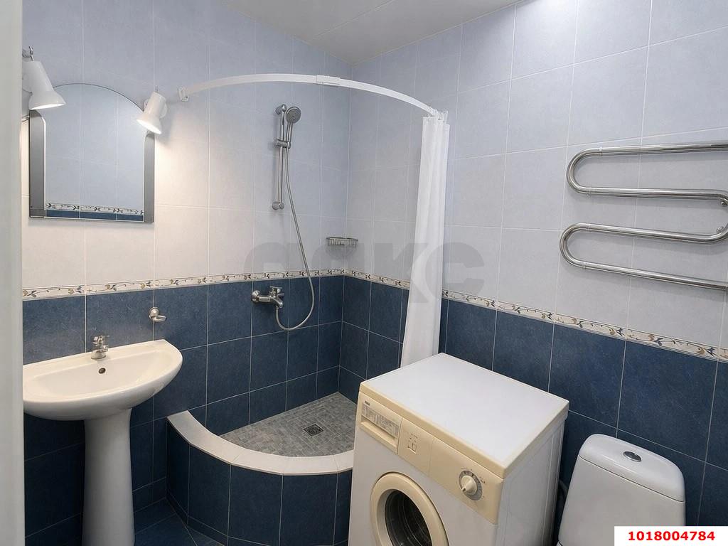 Фото №3: 1-комнатная квартира <span class="whitespace-nowrap">38 м²</span>, <span class="whitespace-nowrap">3/16 эт.</span> - Краснодар, Прикубанский внутригородской округ, мкр. Юбилейный, ул. имени Калинина, 13к63