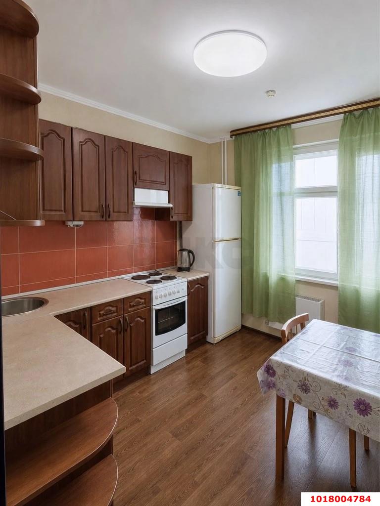 Фото №6: 1-комнатная квартира <span class="whitespace-nowrap">38 м²</span>, <span class="whitespace-nowrap">3/16 эт.</span> - Краснодар, Прикубанский внутригородской округ, мкр. Юбилейный, ул. имени Калинина, 13к63