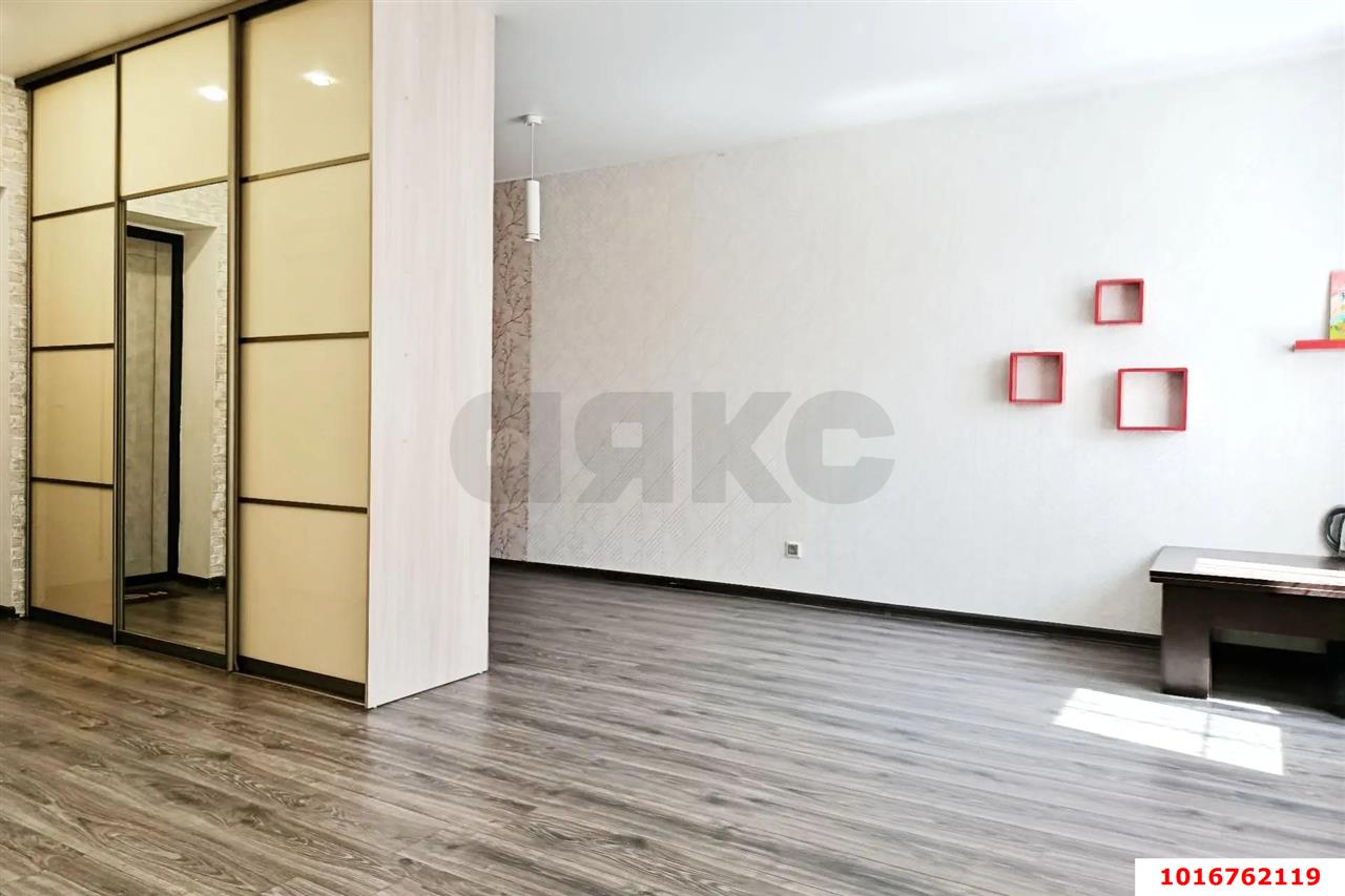 Фото №3: 1-комнатная квартира <span class="whitespace-nowrap">34 м²</span>, <span class="whitespace-nowrap">3/5 эт.</span> - Новая Адыгея, мкр. жилой комплекс Родной Дом, ул. Бжегокайская, 31/8к1
