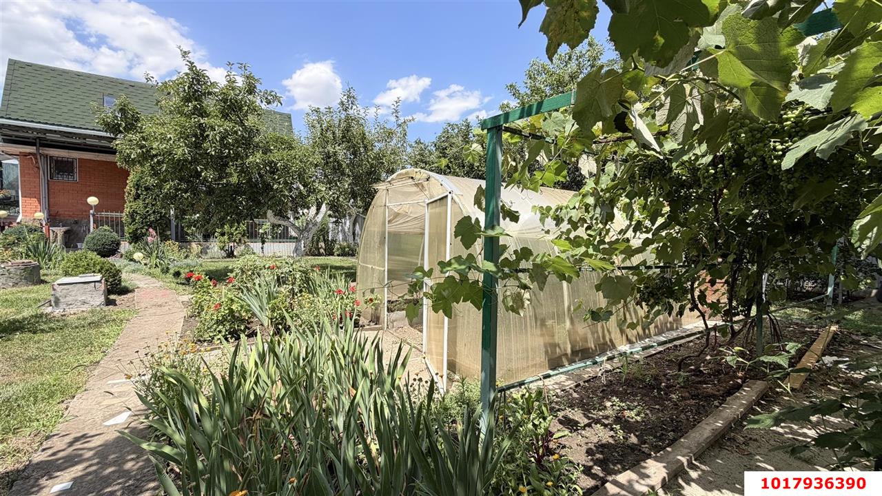 Фото №5: Дом <span class="whitespace-nowrap">201 м²</span> <span class="whitespace-nowrap">+ 6 сот.</span>, <span class="whitespace-nowrap">2 эт.</span> - Октябрьский, Прикубанский внутригородской округ, мкр. СНТ Тополь, ул. Сиреневая, 11