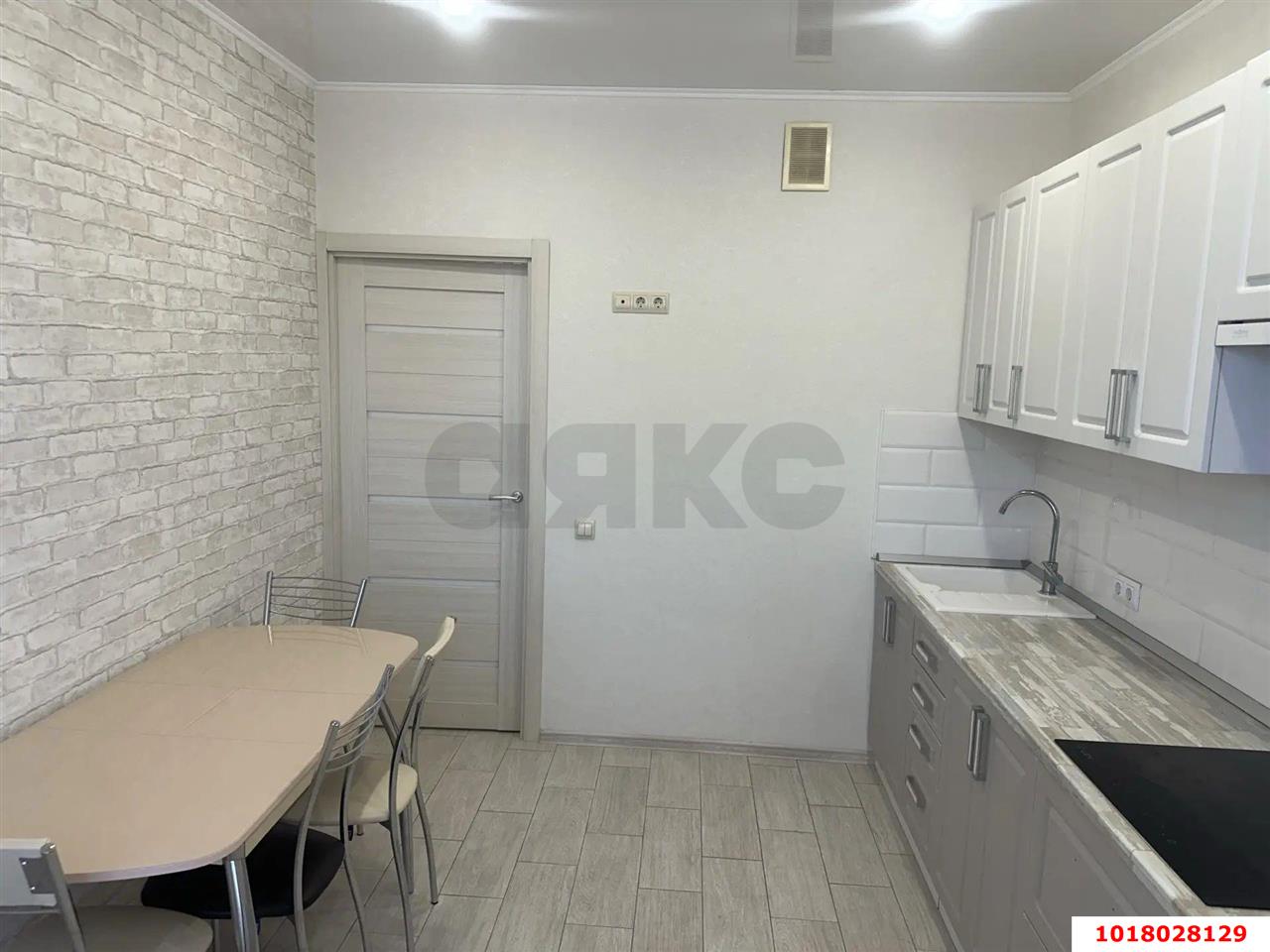 Фото №4: 1-комнатная квартира <span class="whitespace-nowrap">38 м²</span>, <span class="whitespace-nowrap">14/18 эт.</span> - Краснодар, Карасунский внутригородской округ, Гидростроителей, мкр. жилой комплекс Премьера, ул. Автолюбителей, 1/7к2
