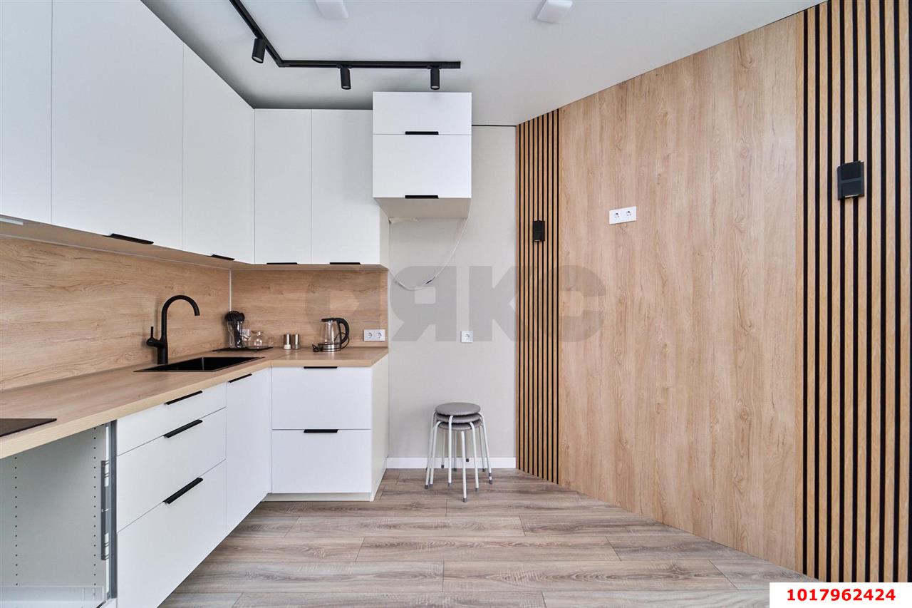 Фото №3: 1-комнатная квартира <span class="whitespace-nowrap">43 м²</span>, <span class="whitespace-nowrap">5/16 эт.</span> - Краснодар, Прикубанский внутригородской округ, мкр. 2-я Площадка, ул. Ветеранов, 85