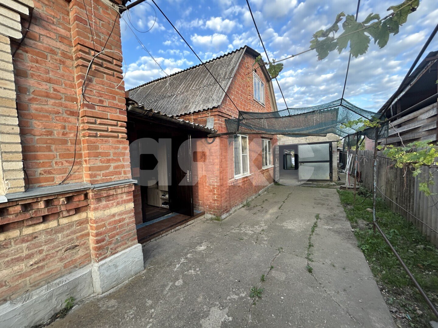 Фото №3: Дом <span class="whitespace-nowrap">100 м²</span> <span class="whitespace-nowrap">+ 7 сот.</span>, <span class="whitespace-nowrap">1 эт.</span> - Новокубанск, ул. Третьего Интернационала, 59
