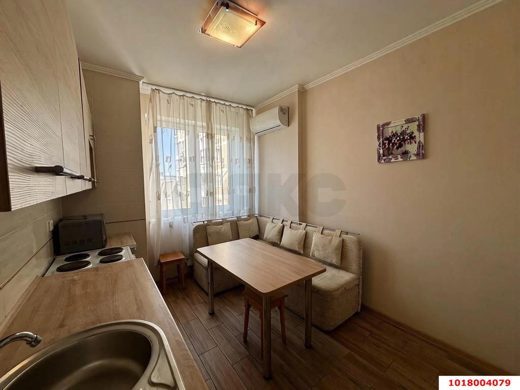 Фото №4: 1-комнатная квартира <span class="whitespace-nowrap">40 м²</span>, <span class="whitespace-nowrap">11/15 эт.</span> - Краснодар, Прикубанский внутригородской округ, мкр. имени Н.И. Вавилова, ул. Вавилова, 18/2