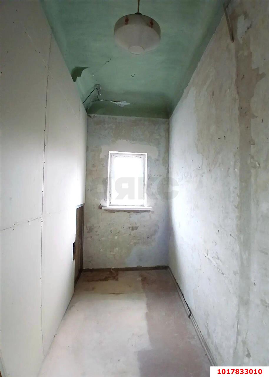 Фото №3: 1-комнатная квартира <span class="whitespace-nowrap">30 м²</span>, <span class="whitespace-nowrap">2/2 эт.</span> - Краснодар, Центральный внутригородской округ, мкр. Центральный, ул. Леваневского, 35