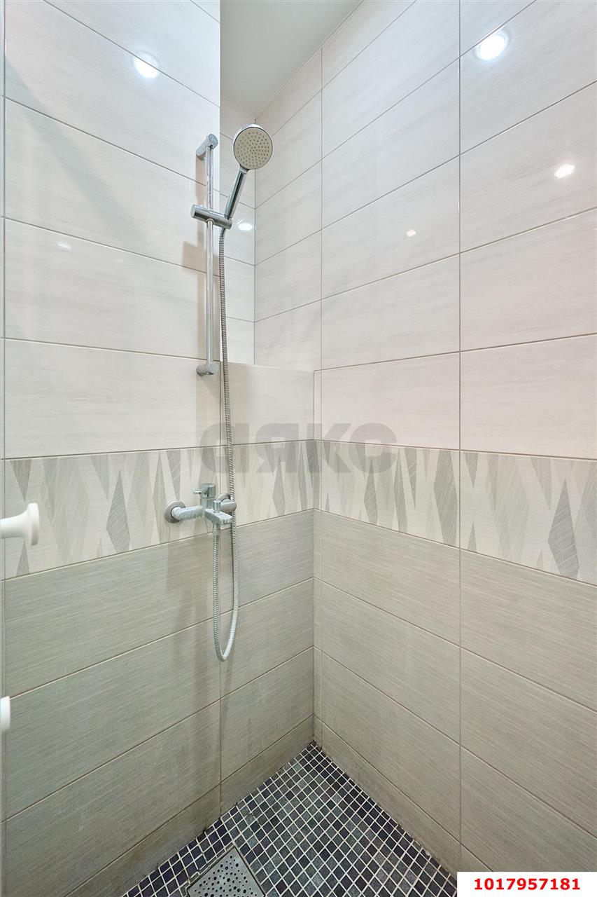 Фото №9: 1-комнатная квартира <span class="whitespace-nowrap">36 м²</span>, <span class="whitespace-nowrap">10/16 эт.</span> - Краснодар, Прикубанский внутригородской округ, мкр. жилой комплекс Самолёт, ул. Западный Обход, 39/2к4
