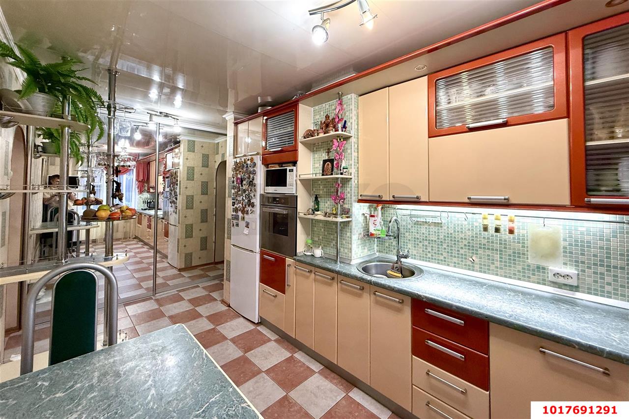 Фото №2: 4-комнатная квартира <span class="whitespace-nowrap">82 м²</span>, <span class="whitespace-nowrap">5/9 эт.</span> - Краснодар, Карасунский внутригородской округ, мкр. Комсомольский, ул. Симферопольская, 30/1
