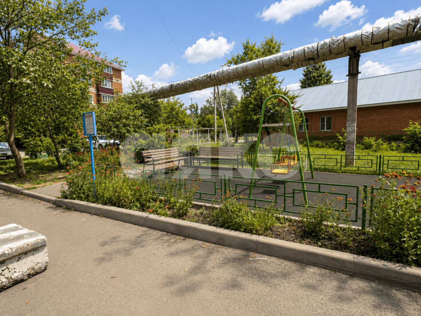 Фото №1: 3-комнатная квартира <span class="whitespace-nowrap">57 м²</span>, <span class="whitespace-nowrap">4/5 эт.</span> - Майкоп, мкр. ЦКЗ, ул. Железнодорожная, 154