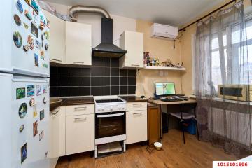 Фото №1: 1-комнатная квартира <span class="whitespace-nowrap">32 м²</span>, <span class="whitespace-nowrap">3/6 эт.</span> - Краснодар, мкр. Прикубанский внутригородской округ, ул. Тепличная, 100