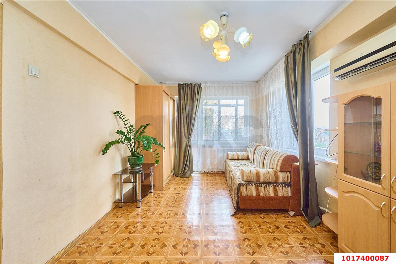 Фото №1: 2-комнатная квартира <span class="whitespace-nowrap">45 м²</span>, <span class="whitespace-nowrap">5/5 эт.</span> - Краснодар, мкр. Западный внутригородской округ, ул. Гагарина, 240