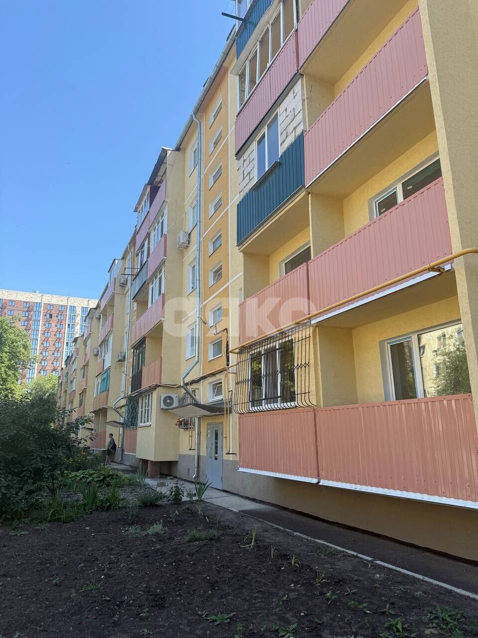 Фото №1: 3-комнатная квартира <span class="whitespace-nowrap">62 м²</span>, <span class="whitespace-nowrap">4/5 эт.</span> - Мариуполь, р. Жовтневый, пр-кт Строителей, 62