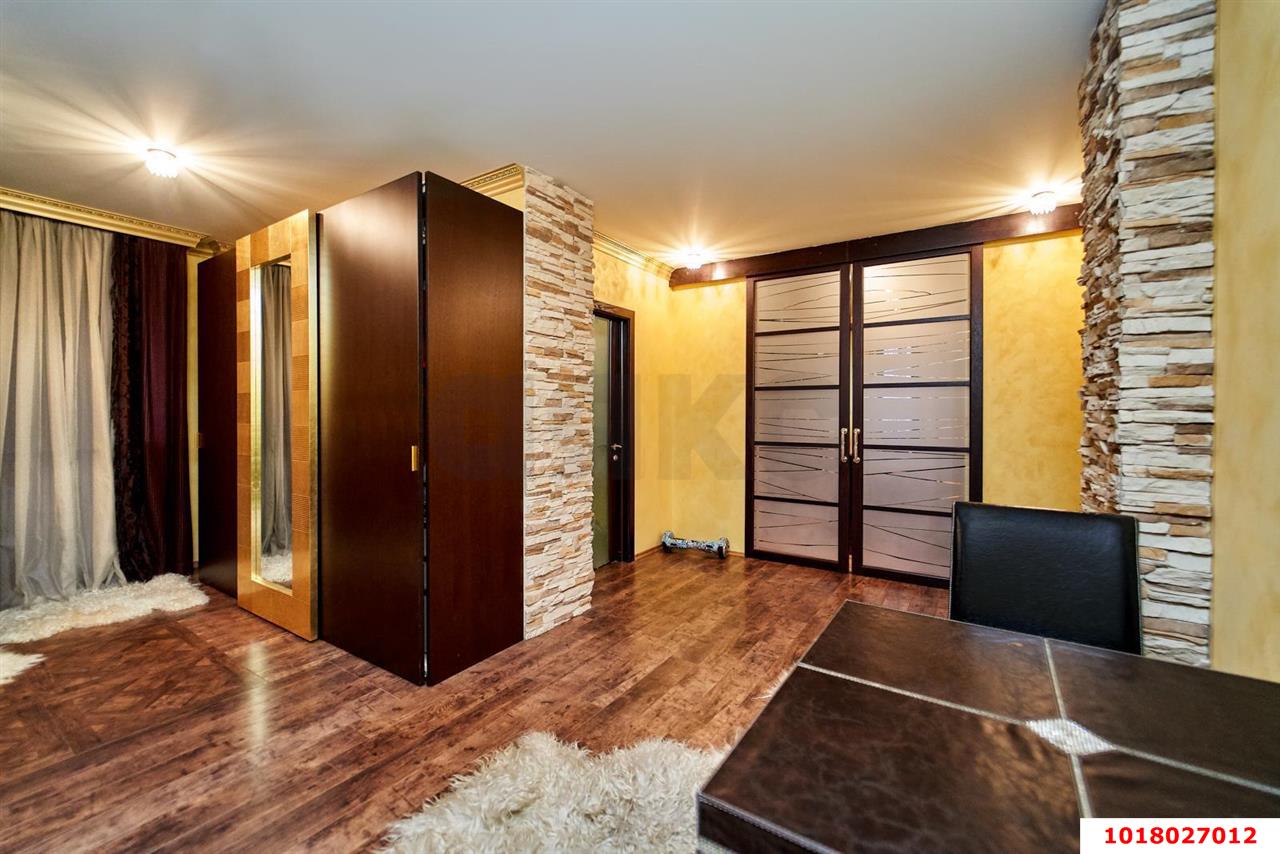 Фото №4: 5+-комнатная квартира <span class="whitespace-nowrap">240 м²</span>, <span class="whitespace-nowrap">6/6 эт.</span> - Краснодар, мкр. Западный внутригородской округ, ул. Фёдора Лузана, 19