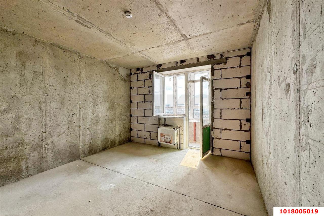 Фото №6: 2-комнатная квартира <span class="whitespace-nowrap">62 м²</span>, <span class="whitespace-nowrap">17/23 эт.</span> - Краснодар, Карасунский внутригородской округ, Камвольно-суконный Комбинат, мкр. ЖК Урал, ул. Уральская, 87/7