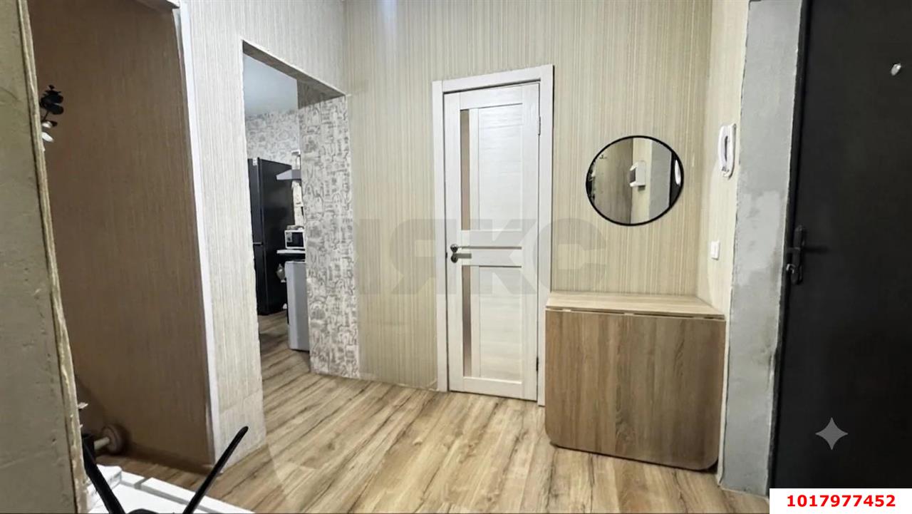 Фото №3: 1-комнатная квартира <span class="whitespace-nowrap">40 м²</span>, <span class="whitespace-nowrap">2/10 эт.</span> - Краснодар, Прикубанский внутригородской округ, Россинского, мкр. жилой комплекс Инсити, ул. Командорская, 5/2