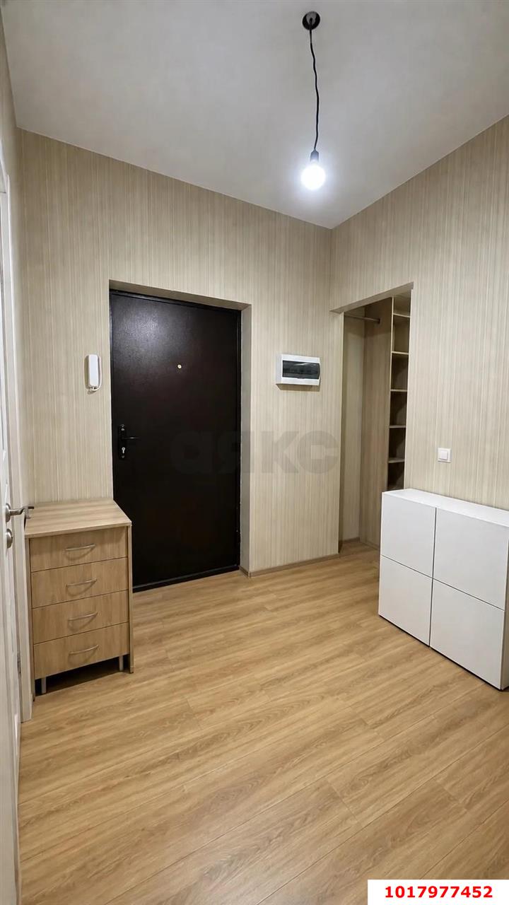 Фото №2: 1-комнатная квартира <span class="whitespace-nowrap">40 м²</span>, <span class="whitespace-nowrap">2/10 эт.</span> - Краснодар, Прикубанский внутригородской округ, Россинского, мкр. жилой комплекс Инсити, ул. Командорская, 5/2