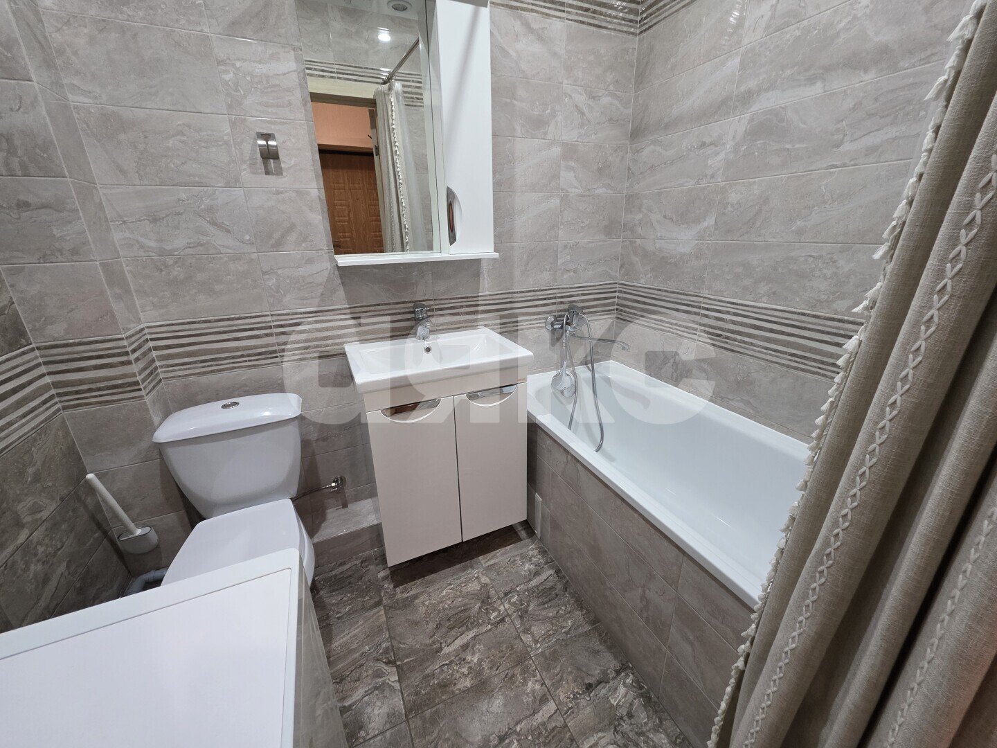 Фото №5: 1-комнатная квартира <span class="whitespace-nowrap">47 м²</span>, <span class="whitespace-nowrap">1/4 эт.</span> - Горячий Ключ, мкр. Администрация, ул. Псекупская, 151В