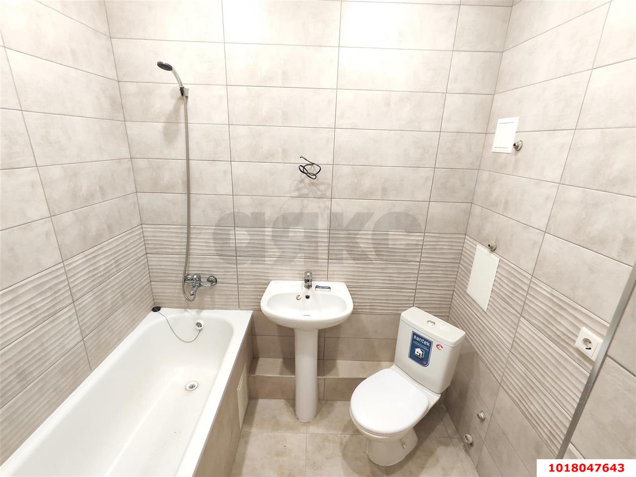 Фото №10: 2-комнатная квартира <span class="whitespace-nowrap">54 м²</span>, <span class="whitespace-nowrap">3/19 эт.</span> - Краснодар, Прикубанский внутригородской округ, Калинино, Завод Радиоизмерительных Приборов, мкр. ЖК Акварели-2, ул. Тепличная, 62/1к3