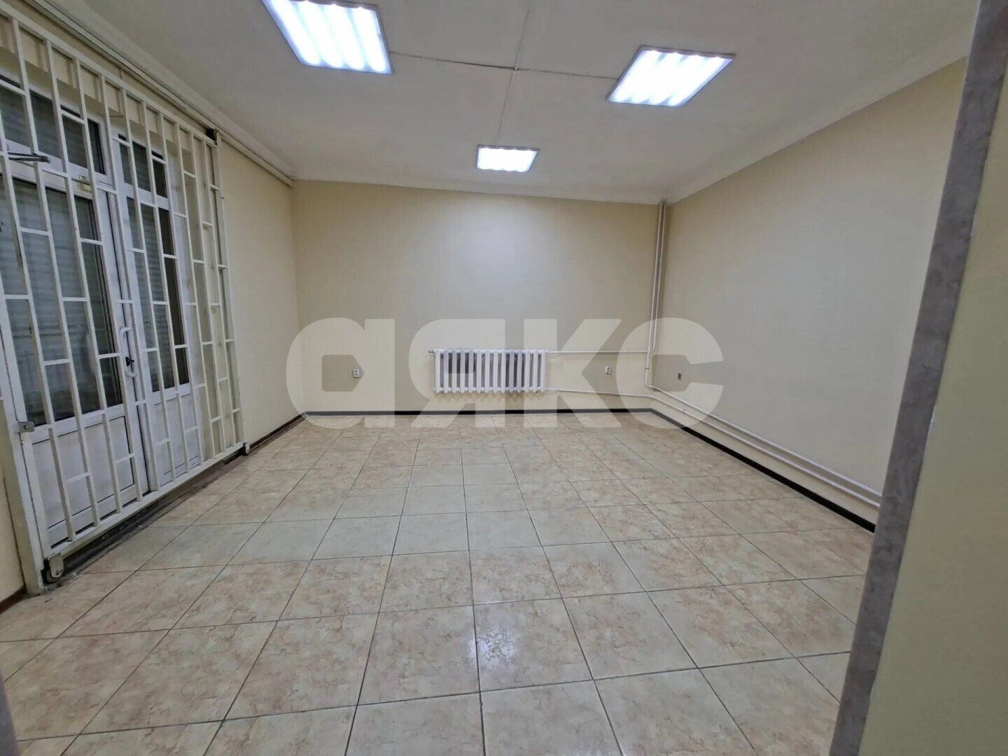 Фото №4: Коммерция <span class="whitespace-nowrap">201 м²</span>, <span class="whitespace-nowrap">2/2 эт.</span> - Туапсе, ул. Кошкина, 3А