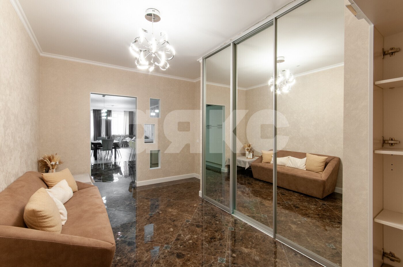 Фото №15: 4-комнатная квартира <span class="whitespace-nowrap">292 м²</span>, <span class="whitespace-nowrap">5/17 эт.</span> - Москва, ул. Новый Арбат, 29